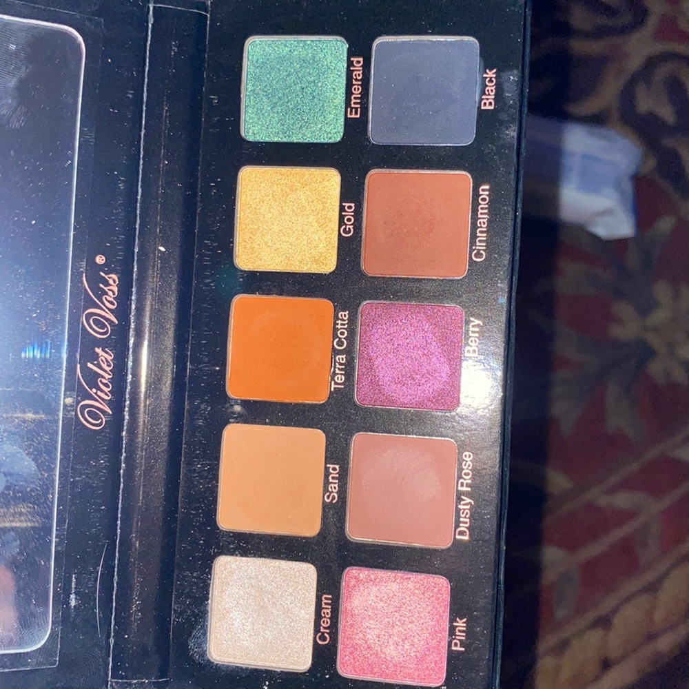 Violet Voss essentials palette